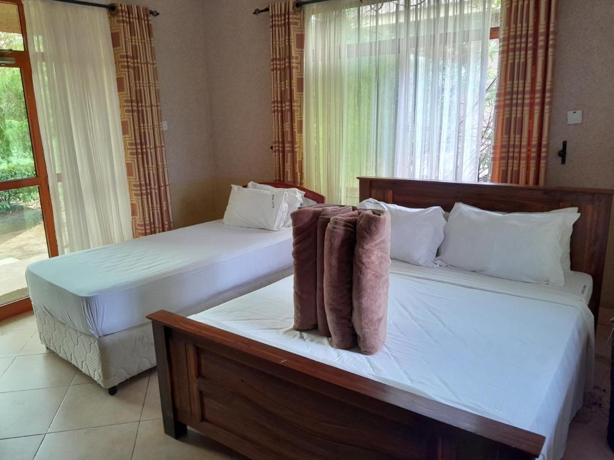 Mikumi Resort Hotel Habitación foto