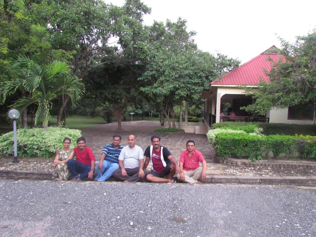 Mikumi Resort Hotel Exterior foto