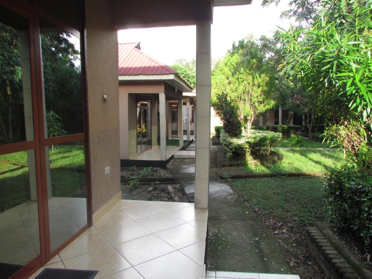 Mikumi Resort Hotel Exterior foto
